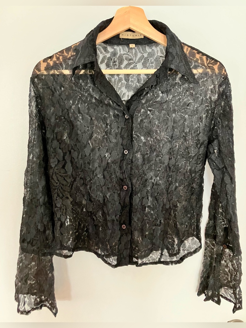 Historia Black Floral Lace Button-Down Shirt with flared sleeves